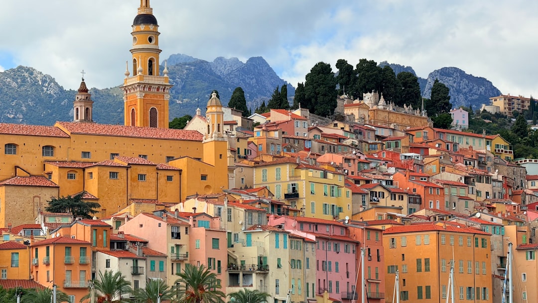 The Ultimate Guide to Traveling in Groups Through Europe